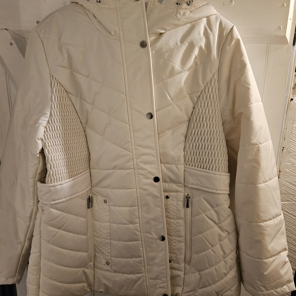 Women's Quilted White Jacket